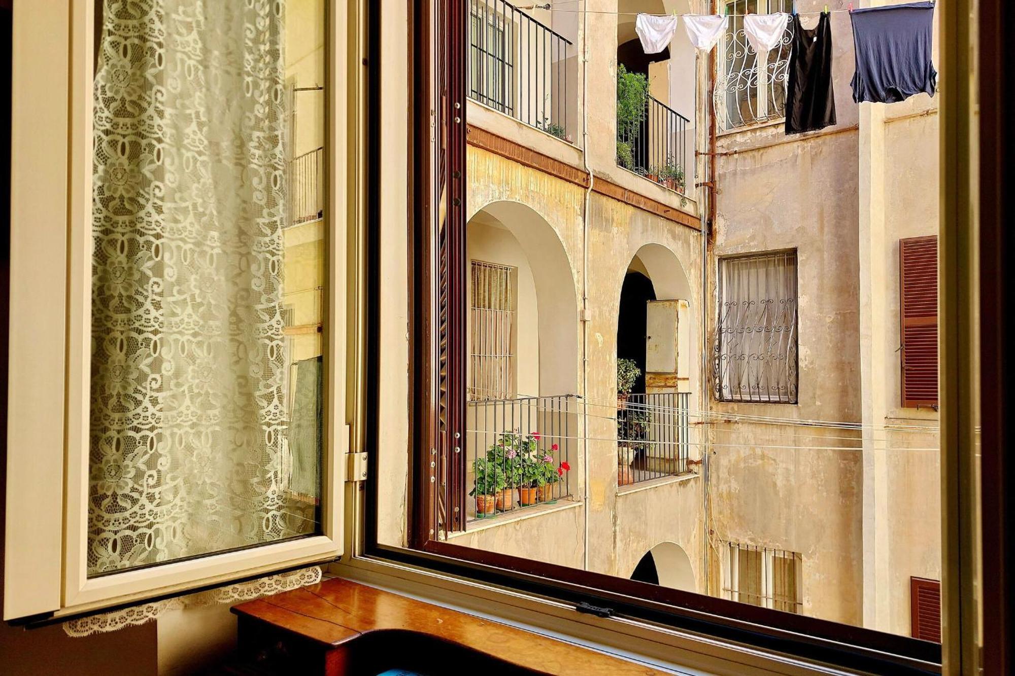 1 Bd With Balcony San Giovanni By Halldis Roma Exterior foto